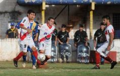 Foto de la galería: La "Franja" venció a Mitre por 4 a 1 y forzó a un tercer partido