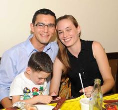 Foto de la galería: Cena, brindis y bailes en la previa del 2014