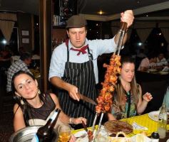 Foto de la galería: Cena, brindis y bailes en la previa del 2014