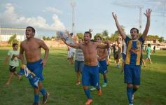Foto de la galería: Bartolomé Mitre se consagró campeón de la temporada 2013 de la Liga Posadeña de Fútbol