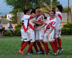 Foto de la galería: Bartolomé Mitre se consagró campeón de la temporada 2013 de la Liga Posadeña de Fútbol