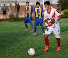 Foto de la galería: Bartolomé Mitre se consagró campeón de la temporada 2013 de la Liga Posadeña de Fútbol