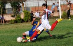 Foto de la galería: Bartolomé Mitre se consagró campeón de la temporada 2013 de la Liga Posadeña de Fútbol