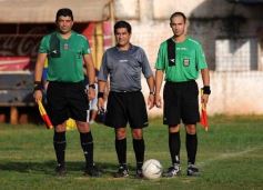 Foto de la galería: Bartolomé Mitre se consagró campeón de la temporada 2013 de la Liga Posadeña de Fútbol