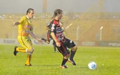 Sixto Fotografías. Deportes. B Nacional - Crucero del Norte 0-Patronato de Paraná 1