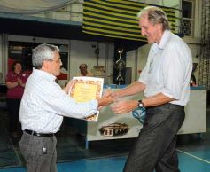 Sixto Fotografías. Deportes. Torneo Apertura Cincuentenario - Acto de reconocimiento a dirigentes del básquetbol misionero