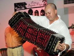 Sixto Fotografías. Sociedad. Peña La Bajada Vieja - Festival con los Hermanos Núñez y el Pato García