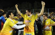 Sixto Fotografías. Deportes. B Nacional - Crucero logró la hazaña y sigue en la B Nacional