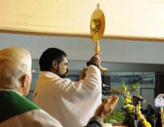 Sixto Fotografías. Sociedad. Colegio Roque Gonzalez de Posadas - Misa  y adoración al Santísimo