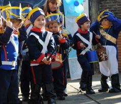 Sixto Fotografías. Sociedad. Educación - Homenaje al Libertador Gral José de San Martín en el Colegio del Carmen