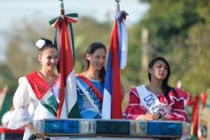Sixto Fotografías. Sociedad. Fiesta Nacional del Inmigrante - Desfile inaugural de la XXXIV Fiesta Nacional del Inmigrante
