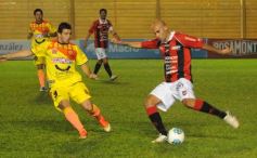 Sixto Fotografías. Deportes. B Nacional - Crucero se hace fuerte de local