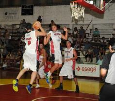 Foto de la galería: Tokio se impuso ante Regatas Resistencia por 85-78