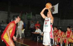 Foto de la galería: Tokio se impuso ante Regatas Resistencia por 85-78