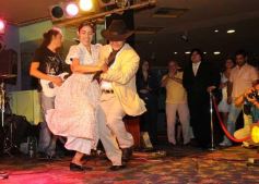 Foto de la galería: El Casino Club bailó al ritmo de Noche Loca