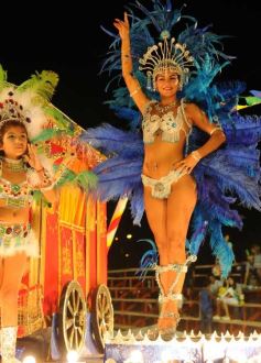 Foto de la galería: Desfile de Carnaval en Itaembé Miní