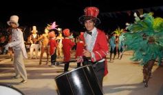 Foto de la galería: Desfile de Carnaval en Itaembé Miní