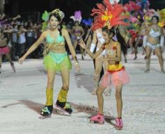 Foto de la galería: Desfile de Carnaval en Itaembé Miní
