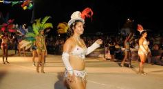 Foto de la galería: Desfile de Carnaval en Itaembé Miní