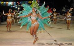 Foto de la galería: Desfile de Carnaval en Itaembé Miní