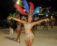 Foto de la galería: Desfile de Carnaval en Itaembé Miní
