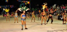 Foto de la galería: Desfile de Carnaval en Itaembé Miní