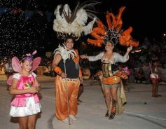 Foto de la galería: Desfile de Carnaval en Itaembé Miní