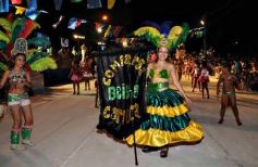 Foto de la galería: Desfile de Carnaval en Itaembé Miní