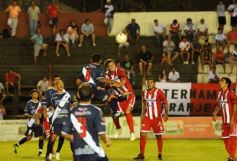 Foto de la galería: Guaraní Antonio Franco perdió con San Martín de Tucumán