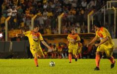 Foto de la galería: Crucero del Norte no pudo dar la sorpresa ante el puntero Banfield