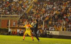 Foto de la galería: Crucero del Norte no pudo dar la sorpresa ante el puntero Banfield