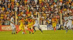 Foto de la galería: Crucero del Norte no pudo dar la sorpresa ante el puntero Banfield