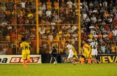 Foto de la galería: Crucero del Norte no pudo dar la sorpresa ante el puntero Banfield