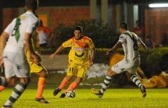 Foto de la galería: Crucero del Norte no pudo dar la sorpresa ante el puntero Banfield