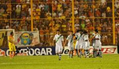 Foto de la galería: Crucero del Norte no pudo dar la sorpresa ante el puntero Banfield