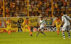 Foto de la galería: Crucero del Norte no pudo dar la sorpresa ante el puntero Banfield