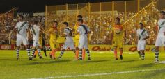 Foto de la galería: Crucero del Norte no pudo dar la sorpresa ante el puntero Banfield