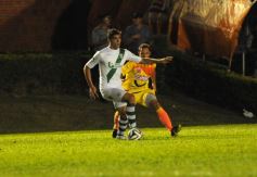 Foto de la galería: Crucero del Norte no pudo dar la sorpresa ante el puntero Banfield