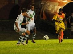 Foto de la galería: Crucero del Norte no pudo dar la sorpresa ante el puntero Banfield