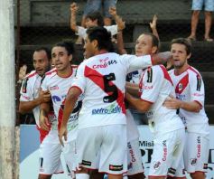 Foto de la galería: Guaraní Antonio Franco 1-Gimnasia de Salta 0