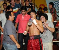 Foto de la galería: Guillermo y La Cobra Andino triunfan en velada de boxeo