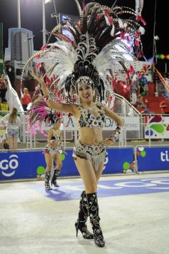 Foto de la galería: Carnaval Encarnaceno imponente