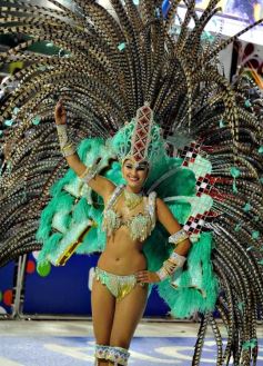 Foto de la galería: Carnaval Encarnaceno imponente