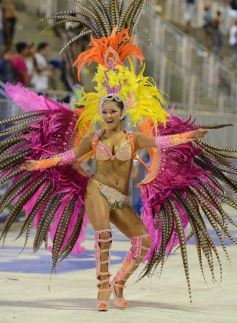 Foto de la galería: Carnaval Encarnaceno imponente