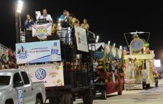 Foto de la galería: Carnaval Encarnaceno imponente