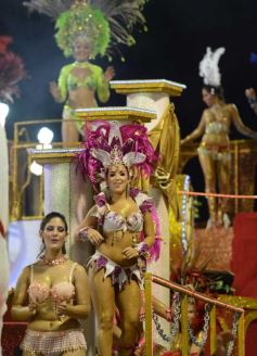 Foto de la galería: Carnaval Encarnaceno imponente