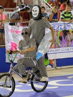 Foto de la galería: Carnaval Encarnaceno imponente