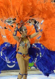 Foto de la galería: Carnaval Encarnaceno imponente