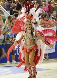 Foto de la galería: Carnaval Encarnaceno imponente
