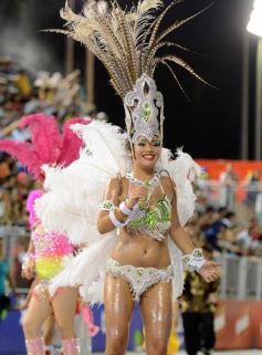 Foto de la galería: Carnaval Encarnaceno imponente